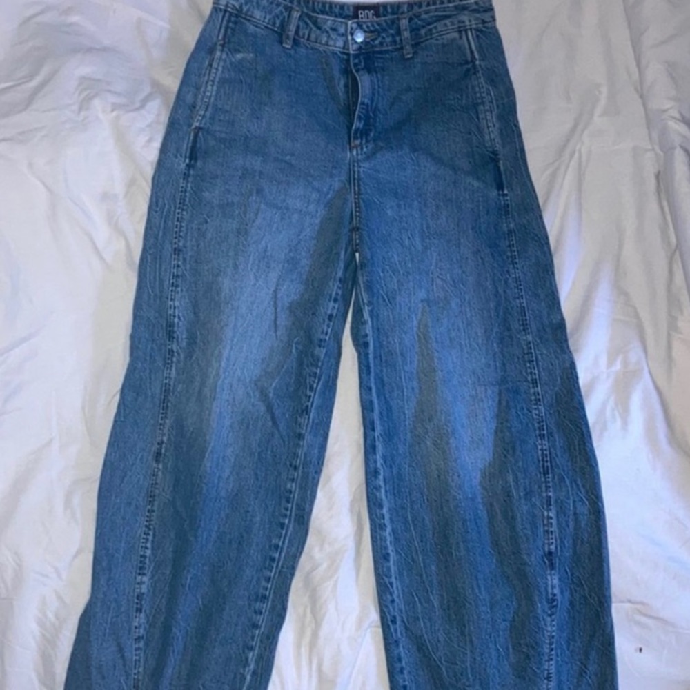Listing for Monica!